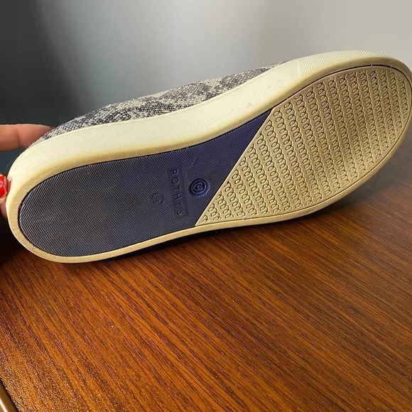 Rothy's Snake Gray Retired Print Sneaker Loafer Size 6.5 - Picture 6 of 8